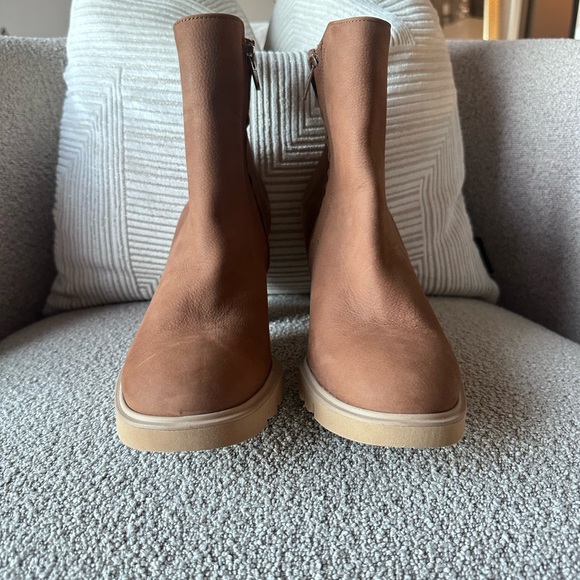 NEW!!! Paul Green Selma Lug Sole Bootie Women's Size 7  Toffee Nubuck - Picture 5 of 6